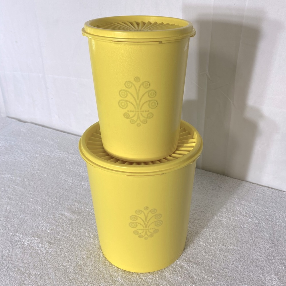 Vintage Tupperware Yellow Servalier Nesting Stacking Storage Container Set 4pc